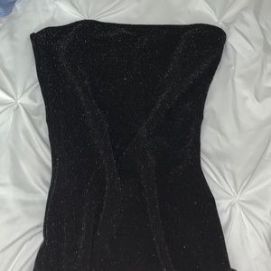 Straight neckline black bodycon shimmer mini dress
